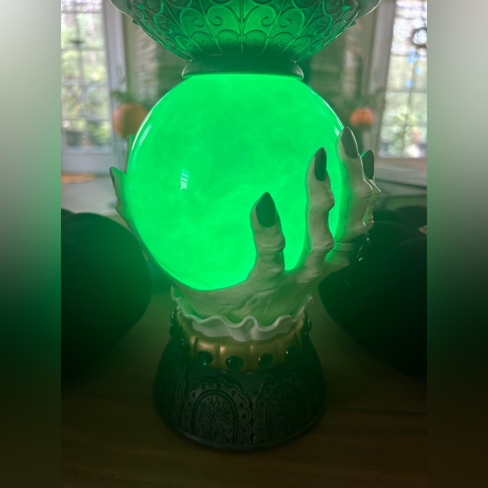 Bath and Body Works Fortune Teller Waterglobe Light Up Candle Holder